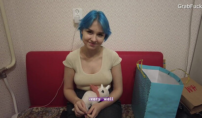 Голубоволосая девка потрахалась с бывшим в ванной в русском порно