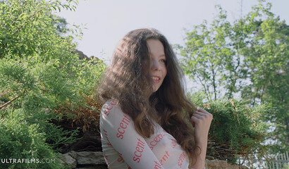 Кудряшка насладилась русской поркой в два члена