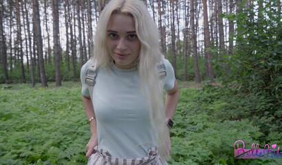 Блондинка отсосала член пикаперу в подмосковском лесу за 10000 рублей