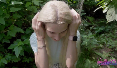 Блондинка отсосала член пикаперу в подмосковском лесу за 10000 рублей