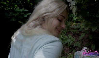 Блондинка отсосала член пикаперу в подмосковском лесу за 10000 рублей