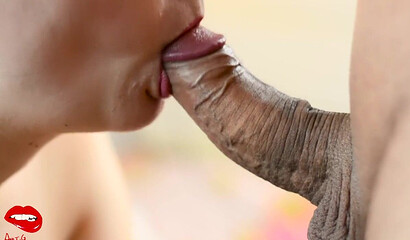 Новая девушка мечтает чтобы парень накормил спермой - минет крупным планом