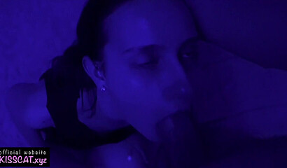 Любительский реальный секс в полумраке с красивой 18-летней телкой