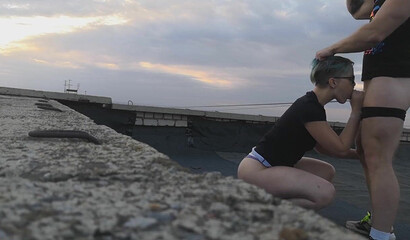 Я люблю сосать своему парню на крыше 15-ти этажного дома