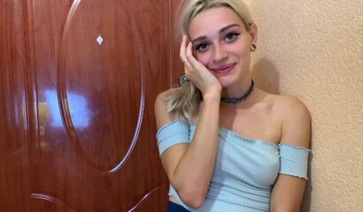 Русский мужик отымел соседку в анал прямо в коридоре