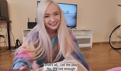 Братец, я отсосу твой член, а ты мне дашь приставку