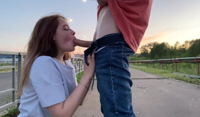 18-ти летняя шлюха согласилась отсосать мне трассе совершенно бесплатно