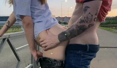 18-ти летняя шлюха согласилась отсосать мне трассе совершенно бесплатно