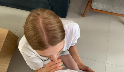 Bitch Californiababe again wants more sauce in her burger