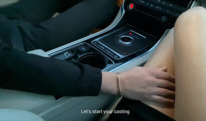 Молодая телочка повелась на пикап и сделала минет в машине