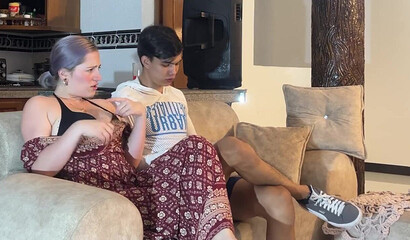 Грех отказываться от первого секса со зрелой и очень похотливой мачехой