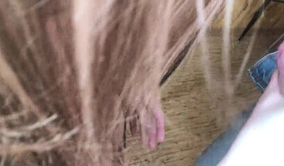 Роскошная мамаша уже давно разводит на секс друзей сына, когда его нет дома