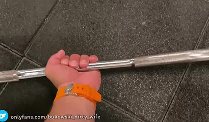 Pickup blonde in the gym dragged a stranger into her room for passionate sex